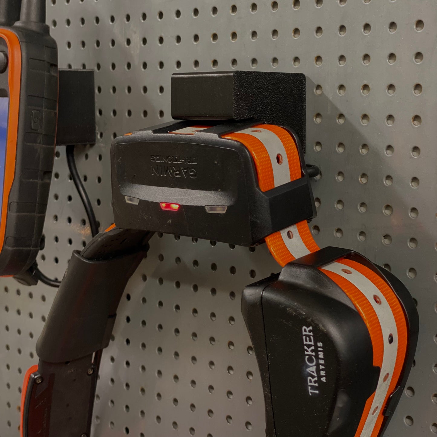 Pakkepris: Veggfeste Garmin GPS + Hundepeiler